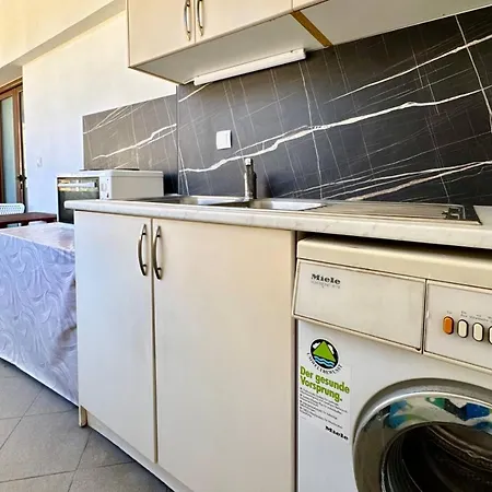 Thea Penthouse With Private Parking דירה