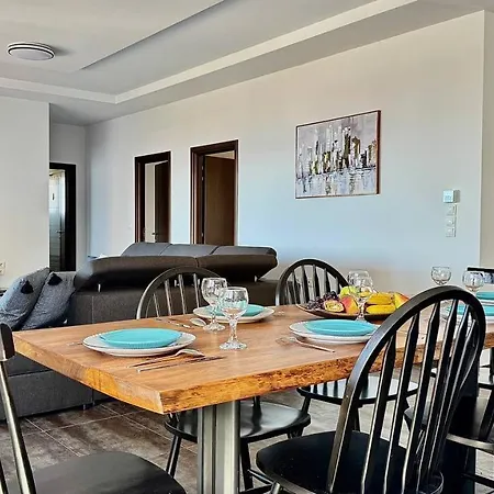 Thea Penthouse With Private Parking דירה *