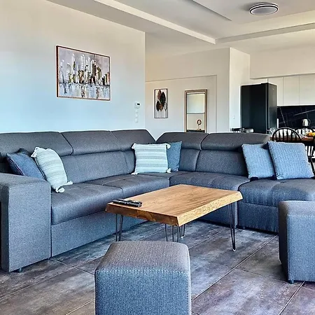 Thea Penthouse With Private Parking דירה *
