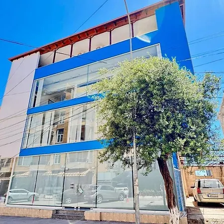 Thea Penthouse With Private Parking סרנדה