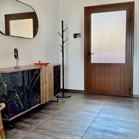 דירה Thea Penthouse With Private Parking