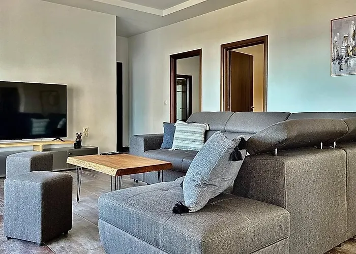 Thea Penthouse With Private Parking Apartmán