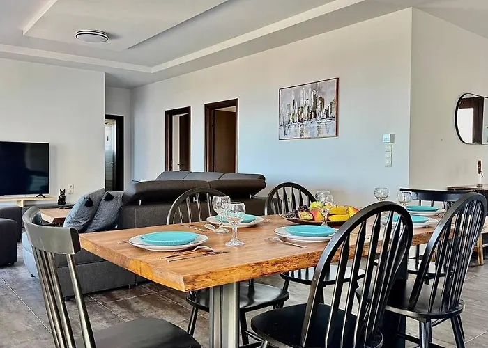 Thea Penthouse With Private Parking Apartmán *