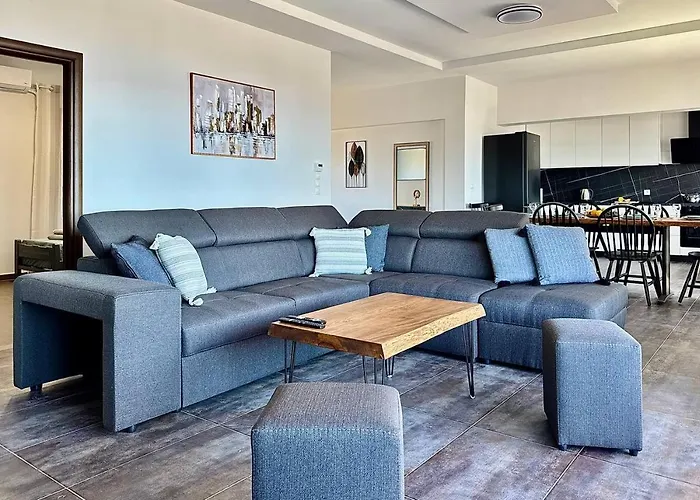 Thea Penthouse With Private Parking Apartmán *