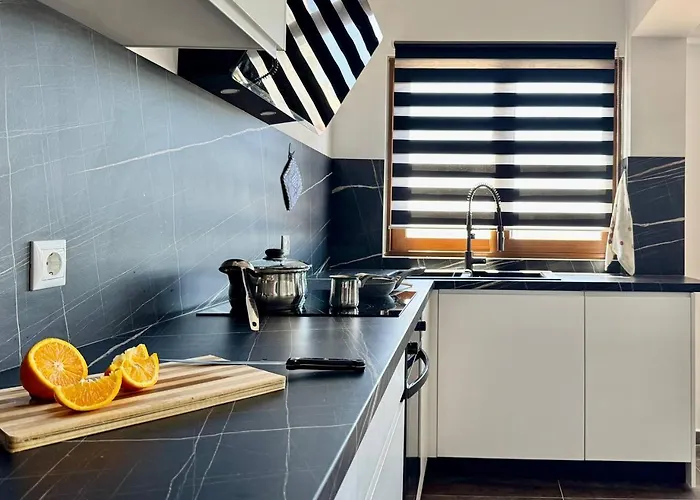 Thea Penthouse With Private Parking *