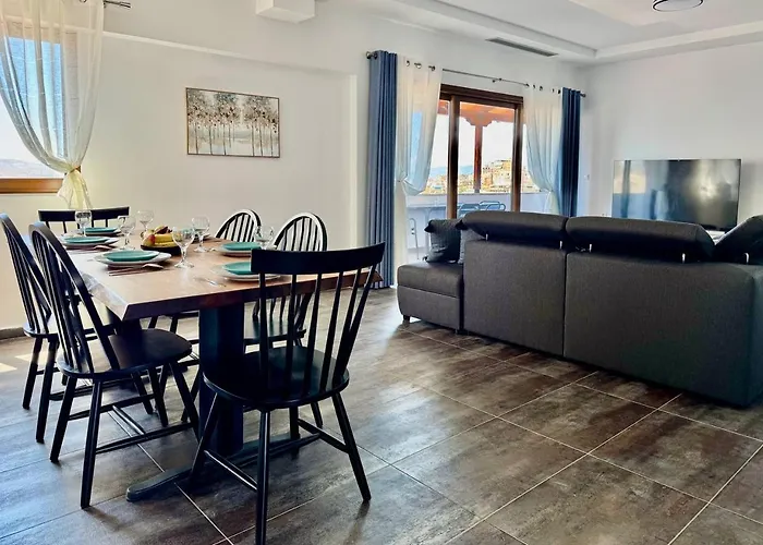 Thea Penthouse With Private Parking Lejlighed